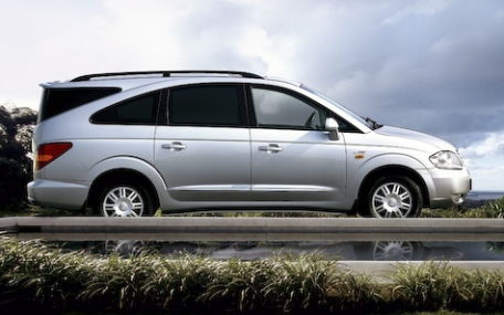 Die-haesslichsten-Autos-der-Welt-SSangyong-Rodius.jpg