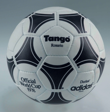WM-Spielball-tango.jpg